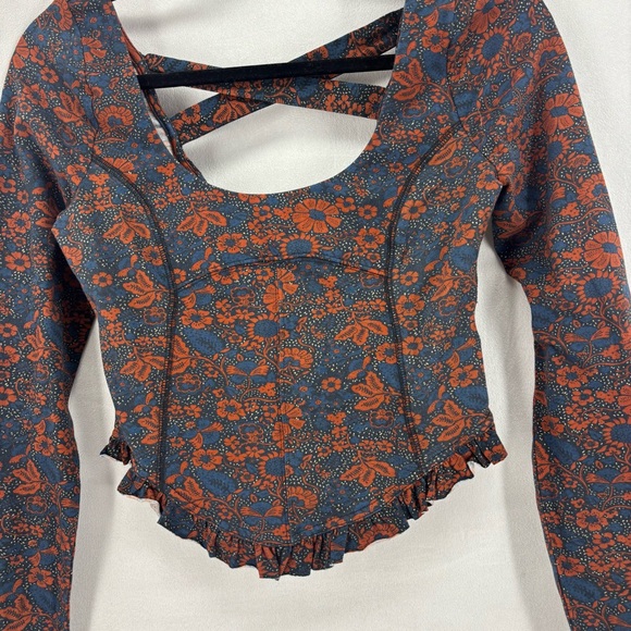 Free People Floral Long Sleeve Crop Top Cross Back Straps Size women’s small - Picture 6 of 8